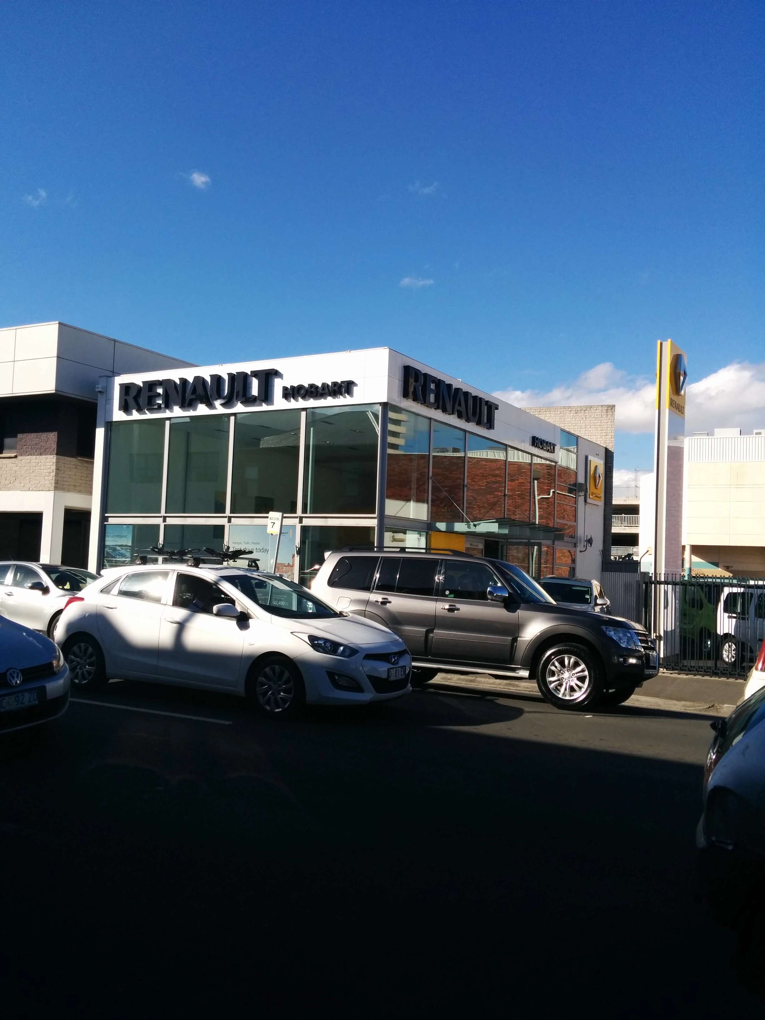 Hobart Renault